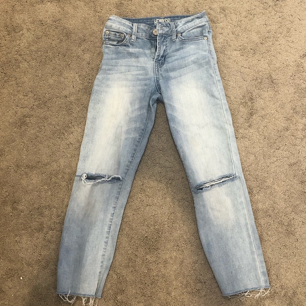 Tilly’s Rewash Girls Cutoff Distressed Jeans